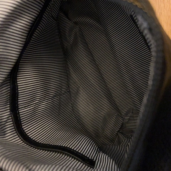 Marvolia Crossbody PU Leather Shoulder Bag - Picture 10 of 11